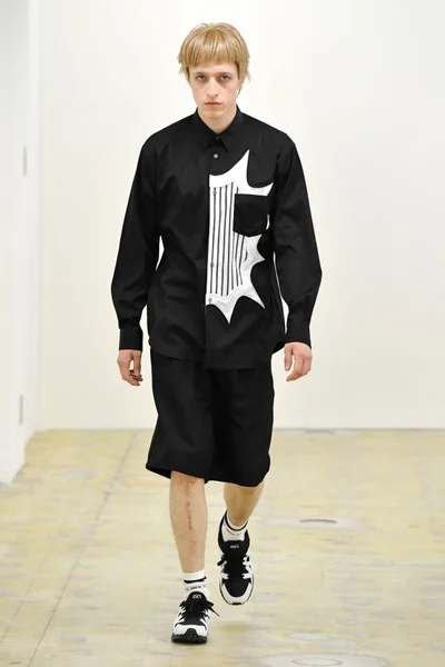 Look 24